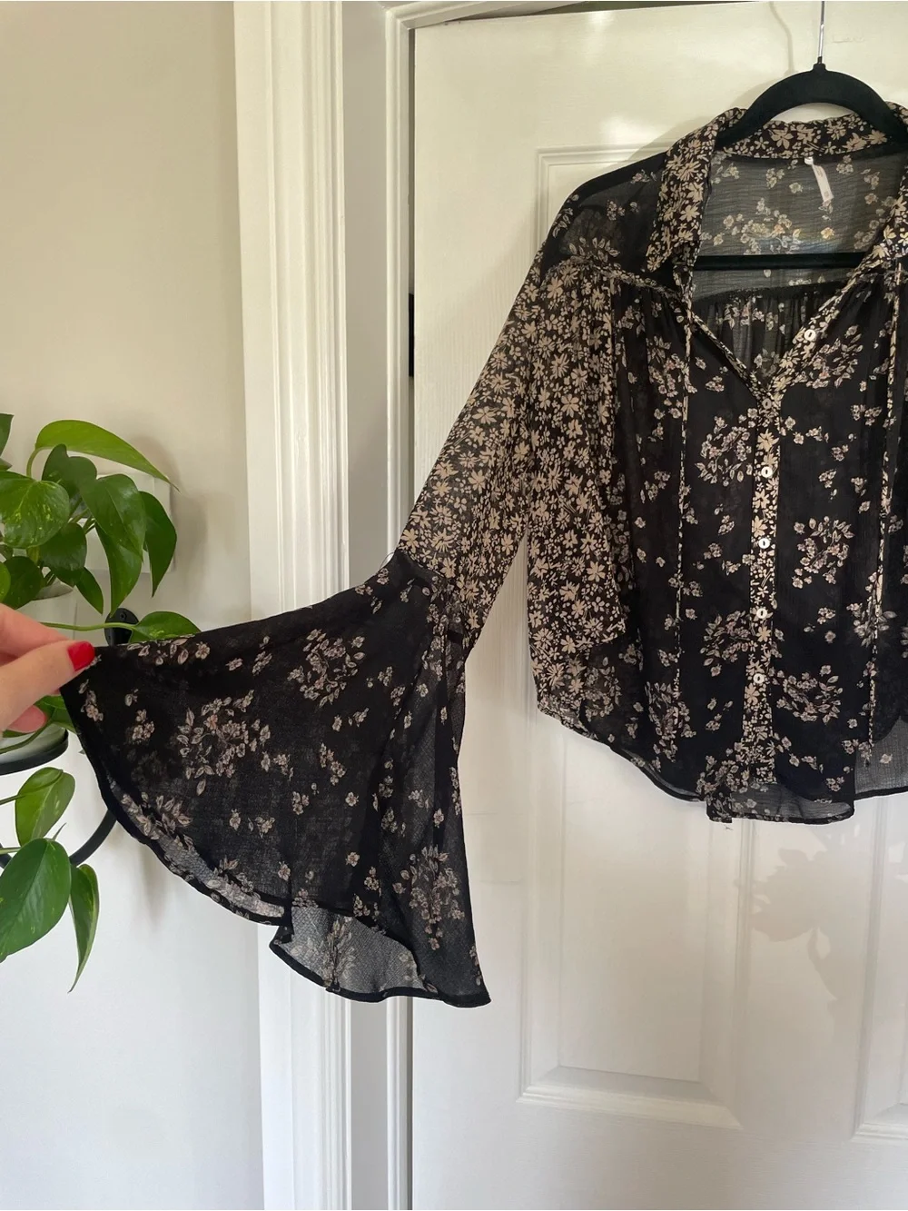 Free People Serena Printed Blouse in Black - Picture 7 of 14